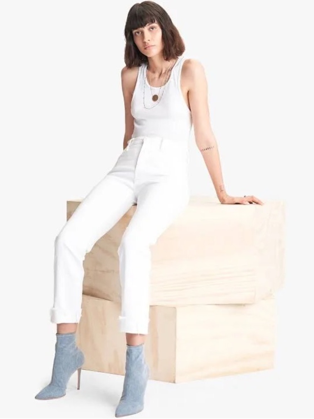 MOTHER The Scrapper Cuff Ankle Fray Jeans Totally Innocent (White) Size 25